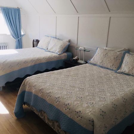 Le Petit Chateau Montebello B&B Екстер'єр фото