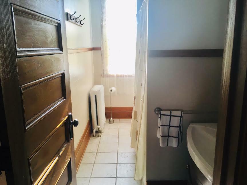 Le Petit Chateau Montebello B&B Екстер'єр фото