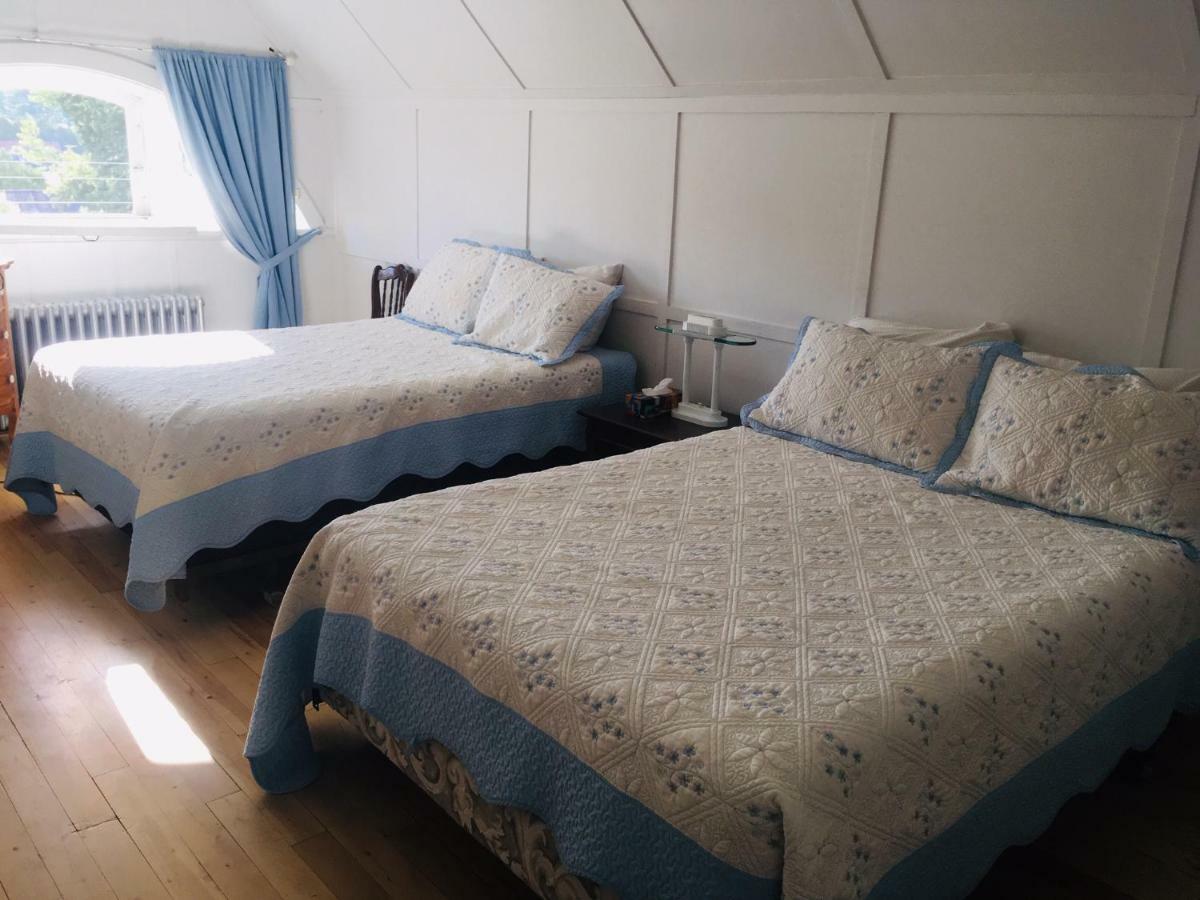 Le Petit Chateau Montebello B&B Екстер'єр фото